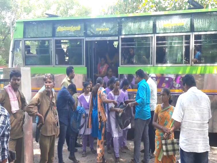 mayiladuthurai Drive the bus with the passengers to the police station and investigate to recover the lost jewel in the bus காணாமல்போன 22 சவரன் தங்க நகைகள்: பேருந்தை காவல்நிலையத்திற்கு ஓட்டிச்சென்ற போலீஸ்..