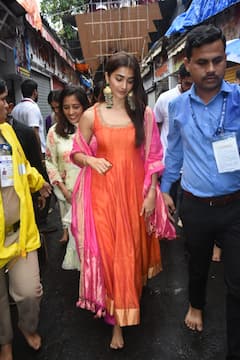 ముంబై వినాయక చతుర్థి వేడుకల్లో పూజా హెగ్డే సందడి!