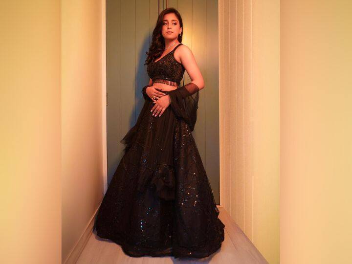 फेमस शो इमली से अपनी खास पहचान बनाने वाली सुम्बुल तौकीर को बिग बॉस के 16वें सीजन में देखा गया था, एक्ट्रेस को लेकर भी उम्मीद है कि वह इस डांस रियलिटी शो में नजर आ सकती हैं.