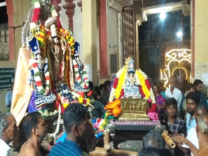 தேரழுந்தூர் ஆமருவி பெருமாள் கோயில் தெப்ப உற்சவம்: திரளான பக்தர்கள் சுவாமி தரிசனம்