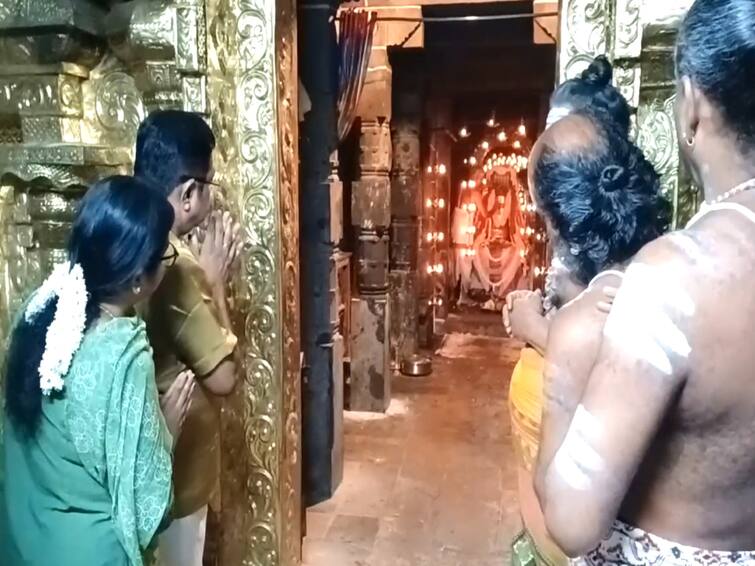 mayiladuthurai Sirkali sattainathar Temple TTV Thinakaran worship with his wife சட்ட சிக்கல் தீர்க்கும் சீர்காழி சட்டநாதர் கோயில்; மனைவியுடன் டிடிவி தினகரன் சாமி தரிசனம்!