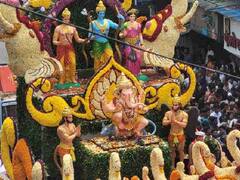 पुण्यातील मानाचा तिसरा गणपती गुरुजी तालीमची दिमाखदार मिरवणूक!