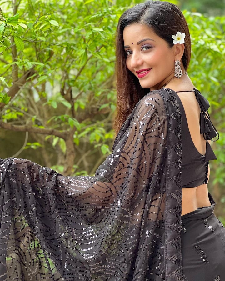મોનાલિસાની આ તસવીરો આવતાની સાથે જ સોશિયલ મીડિયા પર છવાઈ ગઈ છે