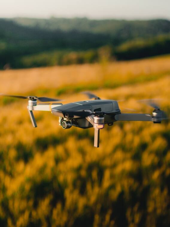 अब किसान भी बन सकते हैं ड्रोन पायलट, जानें कैसे