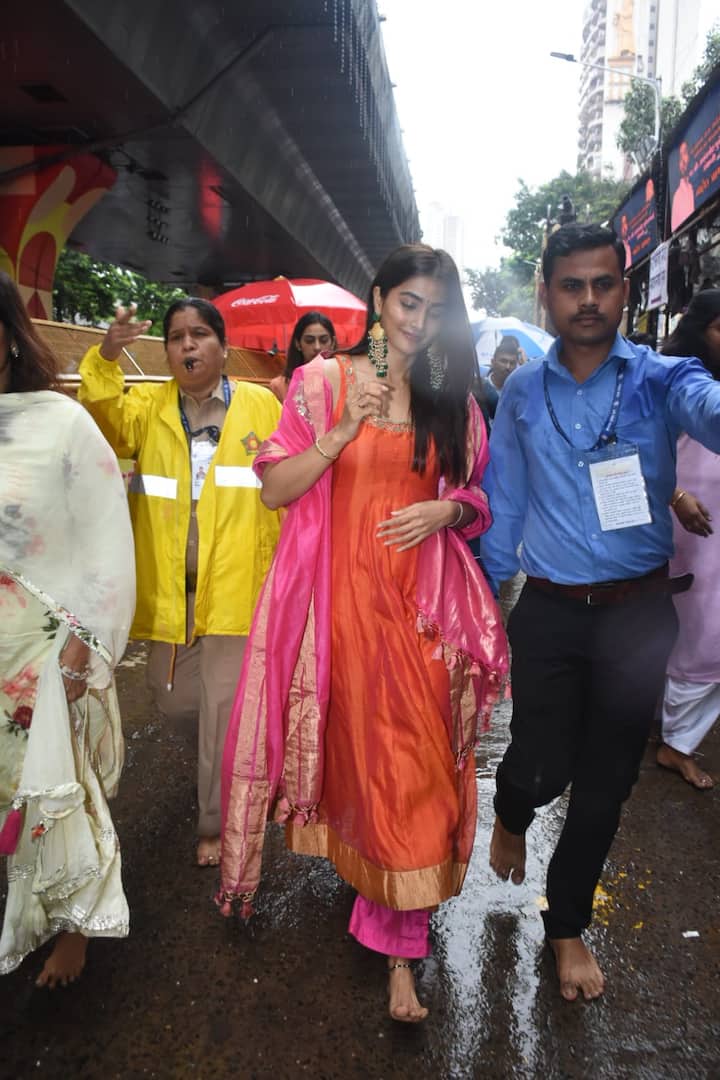 పూజ హెగ్డే లేటెస్ట్ ఫోటోలను ఇక్కడ చూడండి.