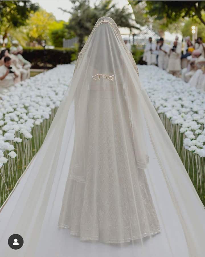 ਰਿਪੋਰਟ 'ਚ ਕਿਹਾ ਗਿਆ ਹੈ ਕਿ ਦੋਵੇਂ ਆਪਣੇ ਪੈਂਡਿੰਗ ਪਏ ਕੰਮਾਂ ਨੂੰ ਖਤਮ ਕਰਨਾ ਚਾਹੁੰਦੇ ਹਨ ਅਤੇ ਆਪਣੇ ਕੰਮ 'ਤੇ ਫੋਕਸ ਕਰਨਾ ਚਾਹੁੰਦੇ ਹਨ। ਅਤੇ ਫਿਲਹਾਲ ਆਪਣੇ ਹਨੀਮੂਨ ਲਈ ਕੋਈ ਯੋਜਨਾ ਨਹੀਂ ਬਣਾਉਣਾ ਚਾਹੁੰਦੇ।