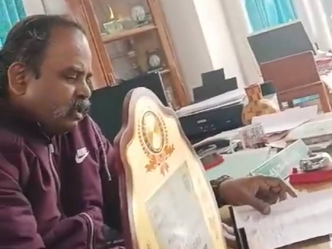 ஊட்டி அரசு கலைக்கல்லூரி முதல்வர் பணம் கேட்கும் வீடியோ வைரல்: கல்வித்துறை அதிகாரிகள் விசாரணை