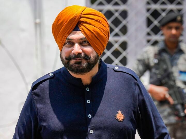 Sukhpal Singh Khaira की गिरफ्तारी जनता का ध्यान भटकाने की कोशिश, सिद्धू का दावा- 'मान सरकार समस्या का समाधान देने में पूरी तरह से नाकाम' Navjot Singh Sidhu claims Bhagwant Mann government completely failed to provide solution to problem after Sukhpal Singh Khaira arrest Sukhpal Singh Khaira की गिरफ्तारी जनता का ध्यान भटकाने की कोशिश, सिद्धू का दावा- 'मान सरकार समस्या का समाधान देने में पूरी तरह से नाकाम'