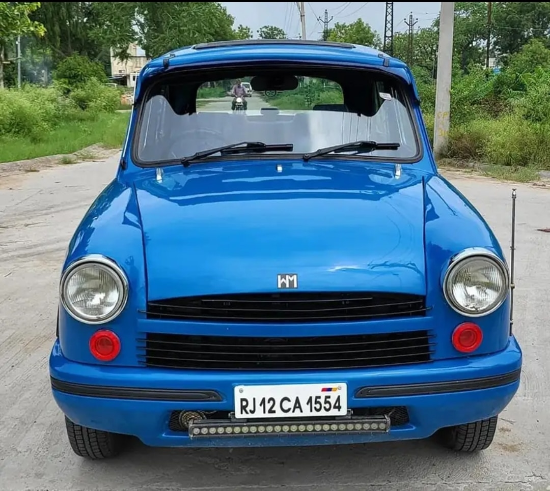 सनरूफ वाली Hindustan Ambassador को देखकर दिल न मचल जाये तो कहना, बस इतनी सी कीमत पर गाड़ी आपकी