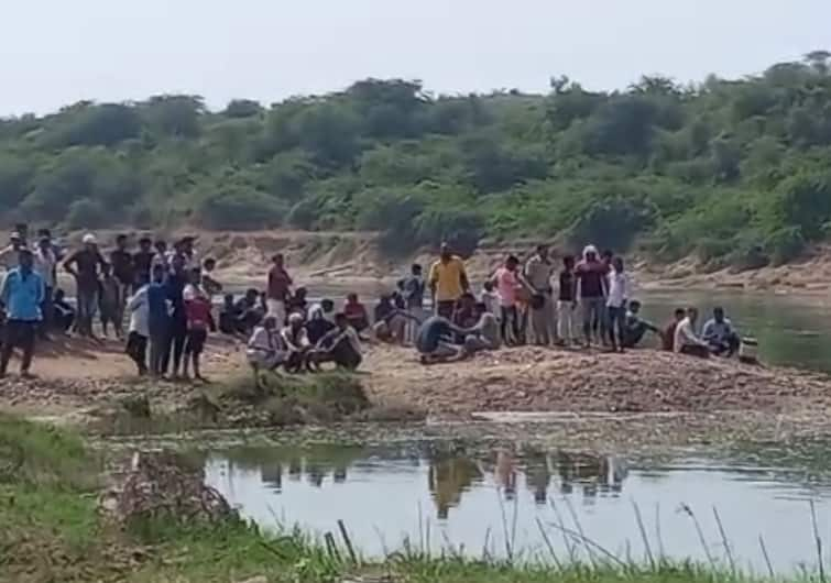 Two youths drowned in the Sabarmati River while performing Ganesh immersion in Sabarkantha Sabarkantha: ગણેશ વિસર્જન કરતા સમયે બે યુવાનો સાબરમતી નદીમાં ડૂબ્યા, ફાયરની ટીમ પહોંચી ઘટના સ્થળે