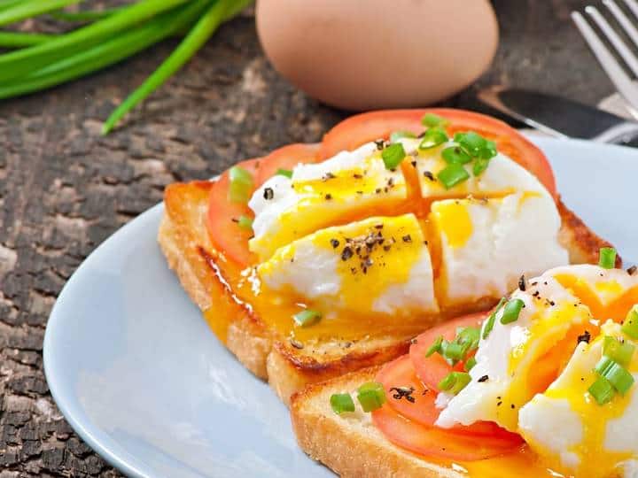 'कोरियन जर्नल फूड साइंस ऑफ एनिमल रिसोर्सेज' में पब्लिश एक रिसर्च में पाया गया कि प्रति सप्ताह 2-7 अंडे खाने से उच्च एचडीएल कोलेस्ट्रॉल के स्तर को बनाए रखने और मेटाबोलिक सिंड्रोम के जोखिम को कम करने में मदद मिली. जबकि रोजाना 2 अंडे खाने से आपके शरीर को कोई नुकसान नहीं होता है.