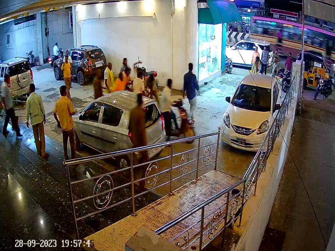 Crime; வேலூரில் திமுக கவுன்சிலர்கள் மோதல்;  மருத்துவனையில் அனுமதி- வைரலான வீடியோ காட்சிகள்!