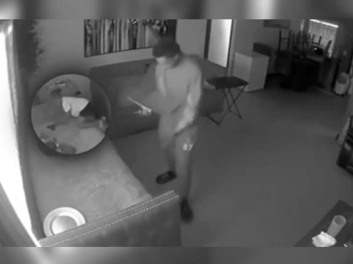 Florida Girl Shoots Herself With Gun Watch Viral Video सोफे पर बंदूक रखकर भूल गए घरवाले, 3 साल की बच्ची ने खेल-खेल में मार ली खुद को गोली- VIDEO