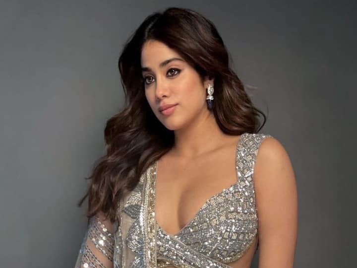 Janhvi Kapoor Makes SHOCKING Revelation, Says She Found Her ‘Morphed’ Pics On website Jhanvi Kapoor: மார்பிங் புகைப்படத்தால் மனம் உடைந்த ஜான்வி கபூர் - 4ம் வகுப்பில் நடந்தது என்ன?