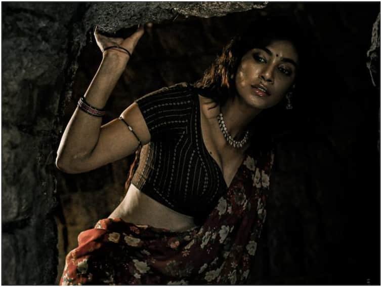 Anukreethy Vas First Look In Ravi Teja's Tiger Nageswara Rao movie Released latest Telugu news Tiger Nageswara Rao Movie : రవితేజ 'టైగర్ నాగేశ్వరరావు'లో తమిళ బ్యూటీ - ఎవరో తెలుసా?