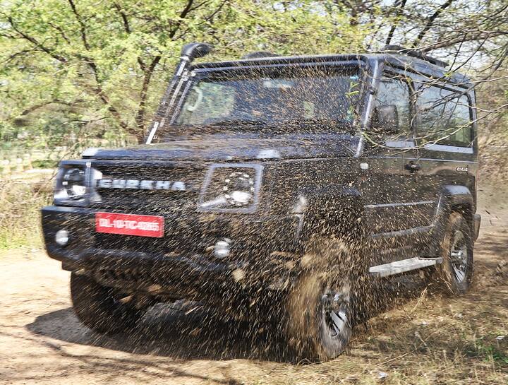 तीसरे नंबर पर जबरदस्त 4X4 ऑफ रोडर फोर्स गुरखा एसयूवी है. कंपनी अपनी इस एसयूवी की बिक्री 15.10 लाख रुपए एक्स-शोरूम कीमत पर करती है.