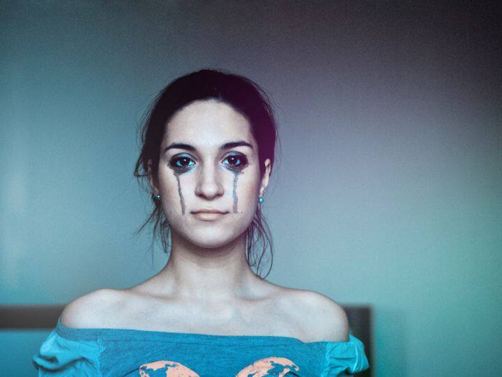 How many types of tears when we cry each has a different meaning रोने पर कितने तरह के निकलते हैं आंसू, सभी का होता है अलग मतलब