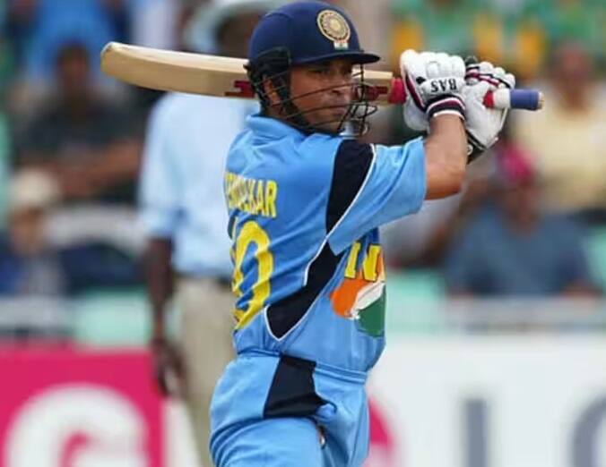 એક વર્લ્ડ કપમાં સૌથી વધુ રન બનાવવાનો રેકોર્ડ ભૂતપૂર્વ ભારતીય બેટ્સમેન સચિન તેંડુલકરના નામે છે. સચિન તેંડુલકરે વર્લ્ડ કપ 2003ની 11 મેચમાં 673 રન બનાવ્યા હતા. આ યાદીમાં ઓસ્ટ્રેલિયાના મેથ્યુ હેડન બીજા સ્થાને છે. મેથ્યુ હેડને વર્લ્ડ કપ 2007માં 659 રન બનાવ્યા હતા.