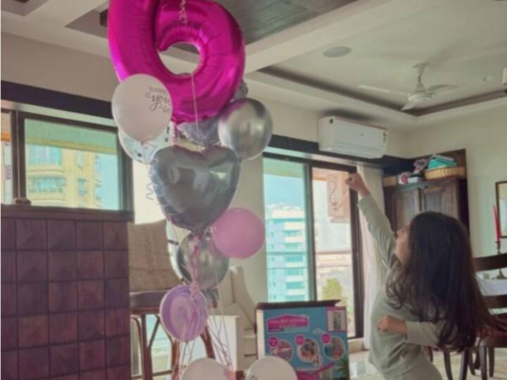 सोहा अली खान पहले कुछ तस्वीरें अपने इंस्टाग्राम अकाउंट की स्टोरी पर शेयर की थी. जिसमें पिंक-थीम वाली डेकोरेशन देखकर इनाया खुशी से झूमती हुई नजर आई है.