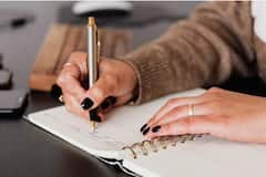 Benefits Of Diary Writing : तणाव आणि एकटेपणापासून मुक्ती मिळवायची असेल तर डायरी लिहा, मिळतील लाखो फायदे