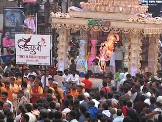 Pune ganesh visarjan 2023: पुण्यात यंदाही मोठ्या गणपतीचे विसर्जन लांबलं, मिरवणूक लवकर संपण्याचा अंदाज चुकला