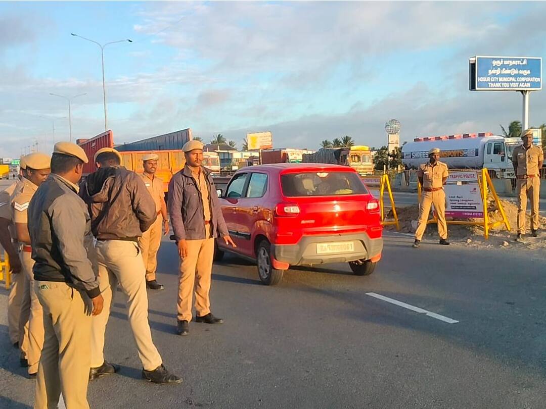 Karnataka Bandh: காவிரி நீர் விவகாரம்: கர்நாடகாவில் முழு அடைப்பு போராட்டம்: 430 தமிழக பேருந்துகள் நிறுத்தம்.. A complete blockade is being held across the state of Karnataka from 6 am to 6 pm today regarding the distribution of Cauvery river water. Karnataka Bandh: காவிரி நீர் விவகாரம்: கர்நாடகாவில் முழு அடைப்பு போராட்டம்: 430 தமிழக பேருந்துகள் நிறுத்தம்..