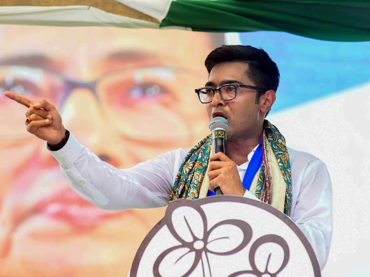 Abhishek Banerjee To Attend TMC's Delhi Protest, Skip ED Summon On Oct 3 Stop Me If You Can 'Stop Me If You Can': Abhishek Banerjee To Attend TMC's Delhi Protest, Skip ED Summons On Oct 3