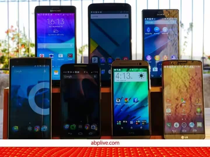 Best Selling Phone : फेस्टिव सीजन आने वाला है, लेकिन इससे पहले ही ई-कॉमर्स साइट पर बेस्ट सेलिंग स्मार्टफोन पर तगड़ा डिस्काउंट ऑफर किया जा रहा है. ऐसे ही कुछ फोन की जानकारी हम आपके लिए लाए हैं.