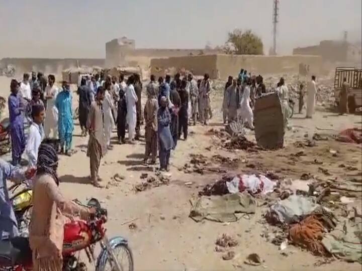 Pakistan: 52 Killed, Over 100 Injured In Suicide Blast Near Mosque In Balochistan Province Pakistan Bomb Blast: பயங்கரம்.. பாகிஸ்தானில் மசூதி அருகே குண்டுவெடிப்பு - 52 பேர் பரிதாபமாக உயிரிழப்பு