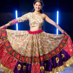 Harshali Malhotra Pics: पहले से काफी गॉर्जियस हो गई हैं सलमान खान की ‘मुन्नी’, सोशल मीडिया पर डांस से फैंस को बनाती हैं दीवाना