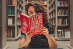 Benefits Of Reading Books : वाचाल तर वाचाल! नियमित पुस्तक वाचण्याचे 'हे' फायदे तुम्हाला माहित आहे का? पाहा