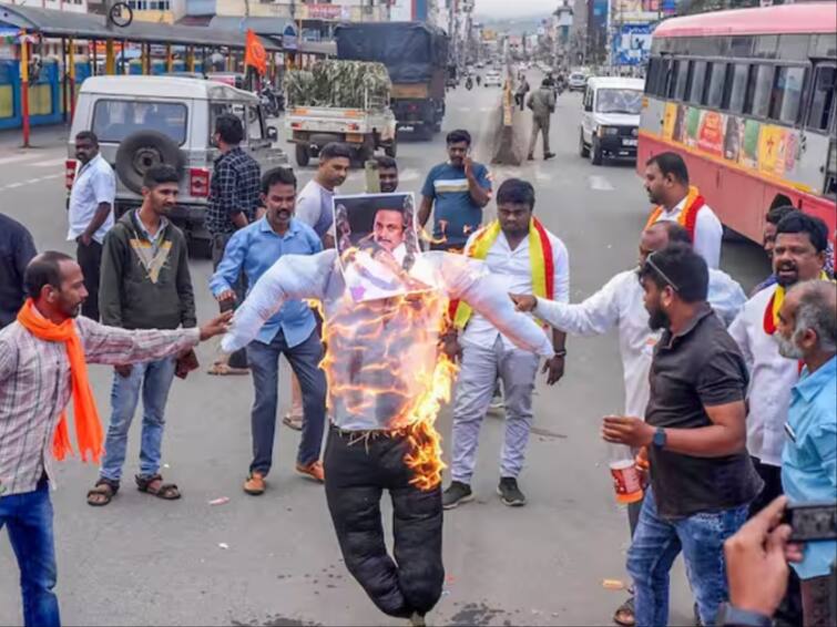 Karnataka Bandh Over Cauvery Row: 44 Flights Cancelled, TN CM Stalin's Portrait Set On Fire — Top Points Karnataka Bandh Over Cauvery Row: 44 Flights Cancelled, TN CM Stalin's Portrait Set On Fire — Top Points