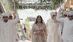 दूल्हे राजा Raghav Chadha को देख खुशी से चिल्ला उठी थीं Parineeti Chopra, जयमाला से लेकर मांग में सिंदूर भरने तक की पहली तस्वीरें आईं सामने