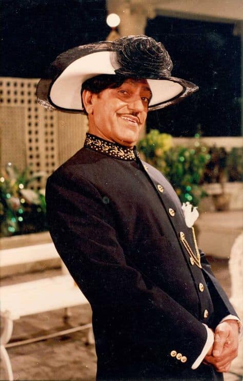 ਅਨਿਲ ਨੇ ਫਿਰ ਦੱਸਿਆ ਕਿ ਜ਼ੀ ਸਟੂਡੀਓ ਨੇ ਇਕ ਅਭਿਨੇਤਰੀ ਨਾਲ ਗੱਲ ਕੀਤੀ ਸੀ ਜੋ ਸਕੀਨਾ ਦਾ ਕਿਰਦਾਰ ਨਿਭਾਉਣ ਲਈ ਰਾਜ਼ੀ ਹੋ ਗਈ ਸੀ ਪਰ ਉਹ ਬਹੁਤ ਜ਼ਿਆਦਾ ਪੈਸੇ ਲੈ ਰਹੀ ਸੀ। ਫਿਲਮ ਦਾ ਬਜਟ ਬਹੁਤ ਤੰਗ ਸੀ, ਇਸ ਲਈ ਨਿਰਮਾਤਾਵਾਂ ਨੇ ਮੈਨੂੰ ਅਮਰੀਸ਼ ਪੁਰੀ ਅਤੇ ਹੀਰੋਇਨ ਵਿੱਚੋਂ ਇੱਕ ਦੀ ਚੋਣ ਕਰਨ ਲਈ ਕਿਹਾ।