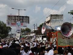बस्ती में जश्ने ईद मिलाद उन नबी पर निकाला गया जुलूस, चप्पे-चप्पे पर तैनात रही पुलिस
