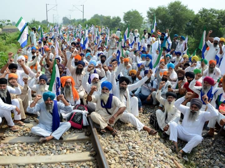 Punjab Farmers Rail Roko Protest continues for third day passengers stranded in Punjab and Haryana due to train disruption | Punjab News: किसानों का 'रेल रोको' आंदोलन तीसरे दिन भी जारी, ट्रेन