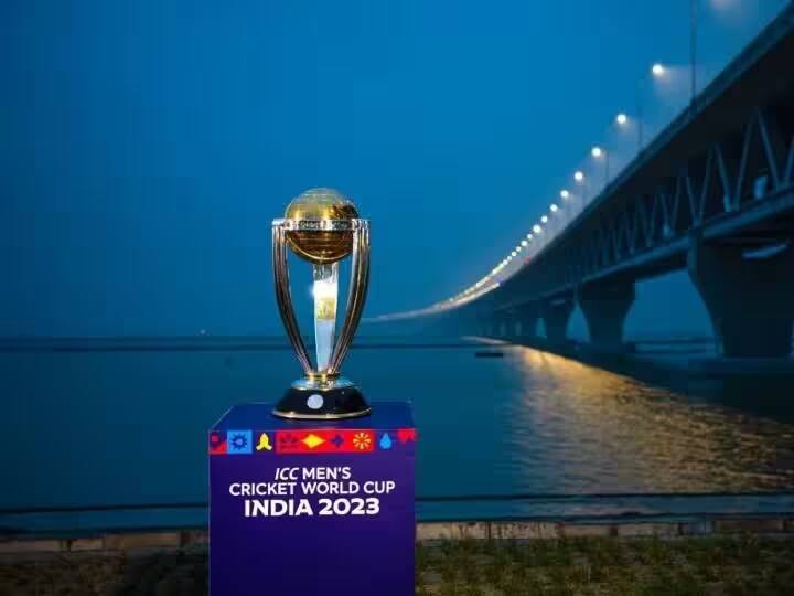 વનડે વર્લ્ડકપ 2023ની શરૂઆત 5 ઓક્ટોબરથી ભારત દ્વારા કરવામાં આવશે. આ વખતે વર્લ્ડકપમાં 10 ટીમો ભાગ લઈ રહી છે, જેમાંથી રાઉન્ડ રૉબિન ફોર્મેટ હેઠળ મેચો રમાશે. અમે તમને એવા 5 ખેલાડીઓ વિશે જણાવવા જઈ રહ્યા છીએ જે વર્લ્ડકપમાં સૌથી મોટી ઉંમરના ખેલાડી છે.