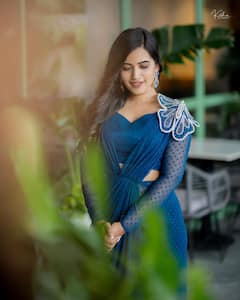 నీలి రంగు డ్రెస్సులో బిగ్ బాస్ స్రవంతి- సీతాకోక చిలుకలగా కనువిందు