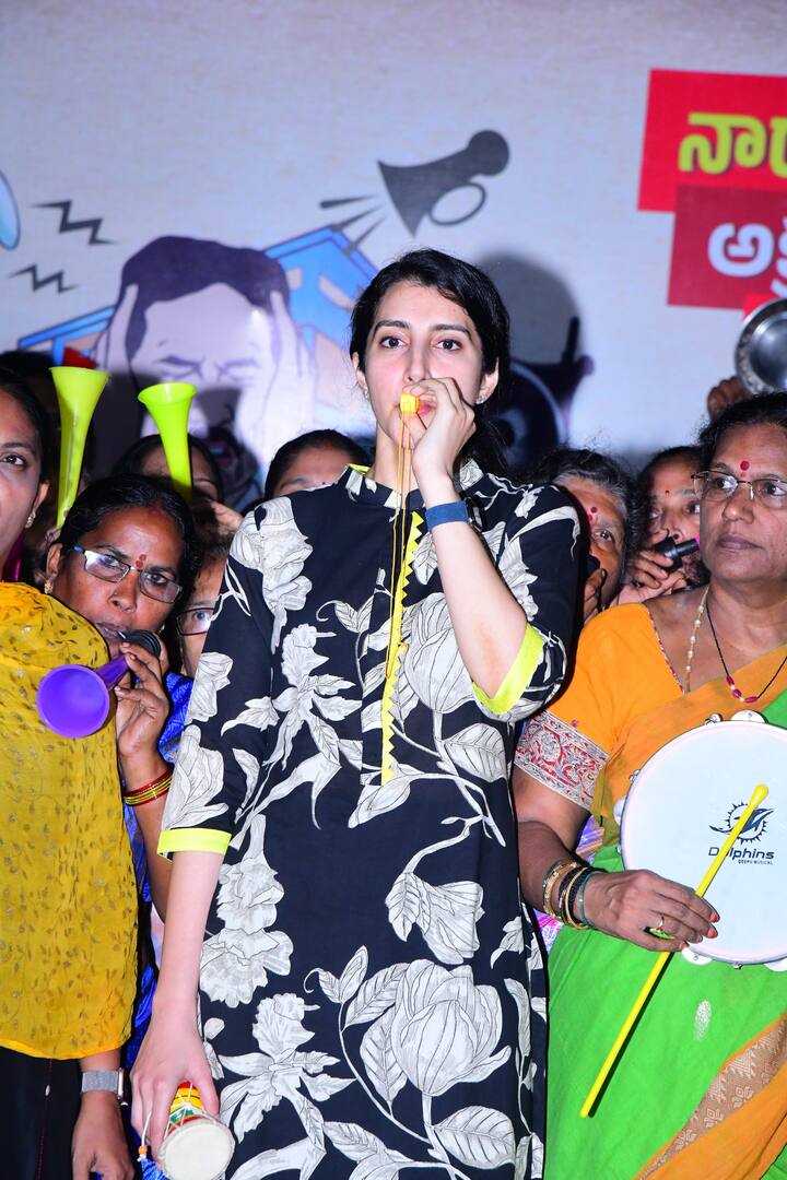 చంద్రబాబునాయుడును అక్రమంగా అరెస్టు చేశారని సీఎం జగన్ ను వినిపించేలా ఏడు గంటల నుంచి ఏడు గంటల ఐదు నిమిషాల వరకూ మోత మోగిద్దాం అనే కార్యక్రమాన్ని టీడీపీ క్యాడర్ విస్తృతంగా నిర్వహించింది.