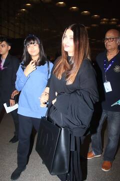 Aishwarya-Aaradhya Photos: આરાધ્યા સાથે એરપોર્ટ પર સ્પોટ થઇ ઐશ્વર્યા, પુત્રી સાથે આ અંદાજમાં આપ્યા પોઝ