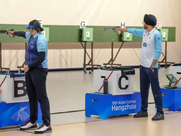 asian games 2023 divya and sarabjot won silver medal for india in 10 meter air pistol mixed team event Asian Games 2023: தங்கத்தை மிஸ் செய்த திவ்யா-சரப்ஜோத் இணை.. ஏர் பிஸ்டல் கலப்பு குழு பிரிவில் வெள்ளி பதக்கம்..!