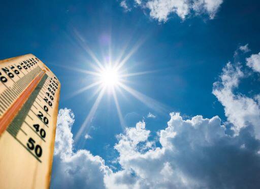 ऑक्टोबर (October) महिन्यात देशात सरासरीपेक्षा कमाल तापमानात वाढ (temperature increase) होणार आहे. या महिन्यात 'ऑक्टोबर हिट' चा अनुभव येणार असल्याचा अंदाज भारतीय हवामान विभागानं (IMD) वर्तवला आहे.