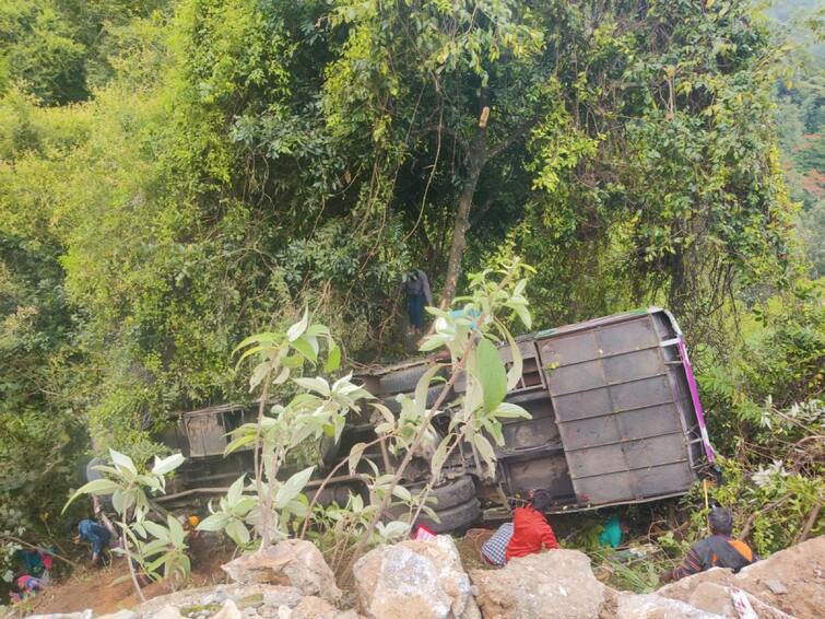 Coonoor Accident tourist bus 9 death more than 20 injured Coonoor Bus Accident: குன்னூரில் பள்ளத்தில் கவிழ்ந்த சுற்றுலா பேருந்து - 9ஆக உயர்ந்த பலி எண்ணிக்கை