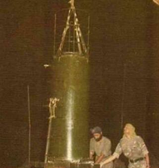 ਅਨਿਲ ਕਾਕੋਡਕਰ ਨੇ ਦੱਸਿਆ ਸੀ ਕਿ ਪਰਮਾਣੂ ਧਮਾਕੇ ਦੌਰਾਨ ਅਲਫ਼ਾ, ਬੀਟਾ ਤੇ ਗਾਮਾ ਕਿਰਨਾਂ ਨਿਕਲਦੀਆਂ ਹਨ। ਇਨ੍ਹਾਂ ਵਿੱਚੋਂ ਗਾਮਾ ਕਿਰਨਾਂ ਕਾਫ਼ੀ ਘਾਤਕ ਮੰਨੀਆਂ ਜਾਂਦੀਆਂ ਹਨ। ਜੇਕਰ ਇਹ ਕਿਸੇ ਦੇ ਸਰੀਰ 'ਚ ਪਹੁੰਚ ਜਾਣ ਤਾਂ ਸਰੀਰ ਦੇ ਖੂਨ ਦੇ ਟਿਸ਼ੂ ਨੂੰ ਨਸ਼ਟ ਕਰ ਦਿੰਦੀਆਂ ਹਨ। ਇਸ ਕਾਰਨ ਭਾਰੀ ਨੁਕਸਾਨ ਹੋਣ ਦਾ ਡਰ ਰਹਿੰਦਾ ਹੈ।