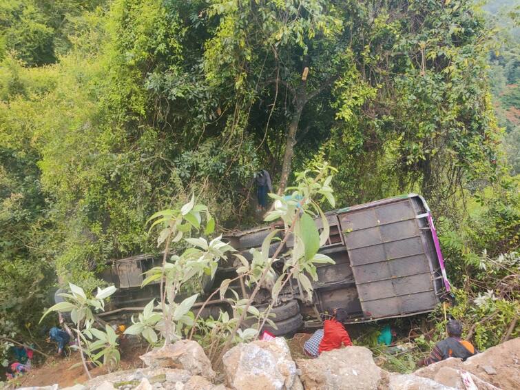 8 killed in Coonoor tourist bus falls into ditch know the details Coonoor Accident: 8 பேர் உயிரை பறித்த குன்னூர் விபத்து - நடந்தது எப்படி?