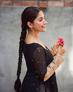 Ruhani Sharma: రుహానీని ఇలా చూస్తే చూపు తిప్పుకోవడం కష్టమే