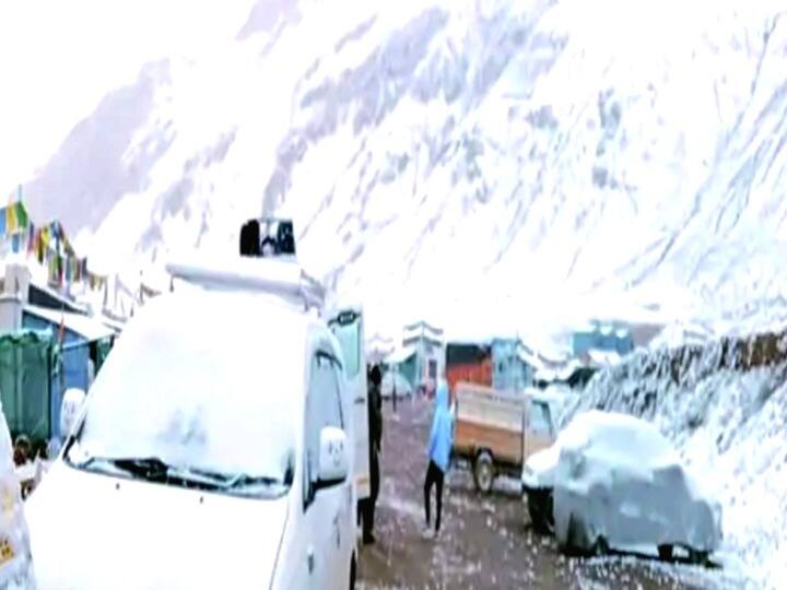 himachal pradesh weather update Snowfall in high altitude areas of Himachal Pradesh ann Himachal Pradesh Weather Update: हिमाचल प्रदेश के ऊंचाई वाले इलाकों में बर्फबारी, तापमान में दर्ज की गई गिरावट