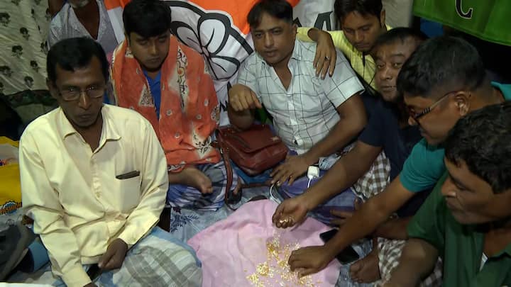 আজ দুপুরে দিল্লি চলো নিয়ে বার্তা দেবেন অভিষেক বন্দ্যোপাধ্যায়। ভার্চুয়াল বক্তৃতা দেবেন তিনি। ২-৩ অক্টোবর কেন্দ্রীয় বঞ্চনার অভিযোগ দিল্লিতে তৃণমূলের কর্মসূচি রয়েছে। ২ অক্টোবর রাজঘাটে শ্রদ্ধাজ্ঞাপন, ৩ অক্টোবর কৃষি ও গ্রামোন্নয়ন ভবন অভিযান।