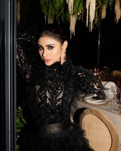 Mouni Roy Photos: మౌనీ రాయ్ బ్యూటిఫుల్ పిక్స్