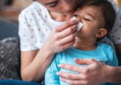 Health Tips: બદલાતા હવામાનને કારણે બાળકોને વારંવાર ફ્લૂની સાથે શરદી અને ખાંસી થઈ રહી છે, તો આ અજમાવો આ ઘરેલું ઉપાય